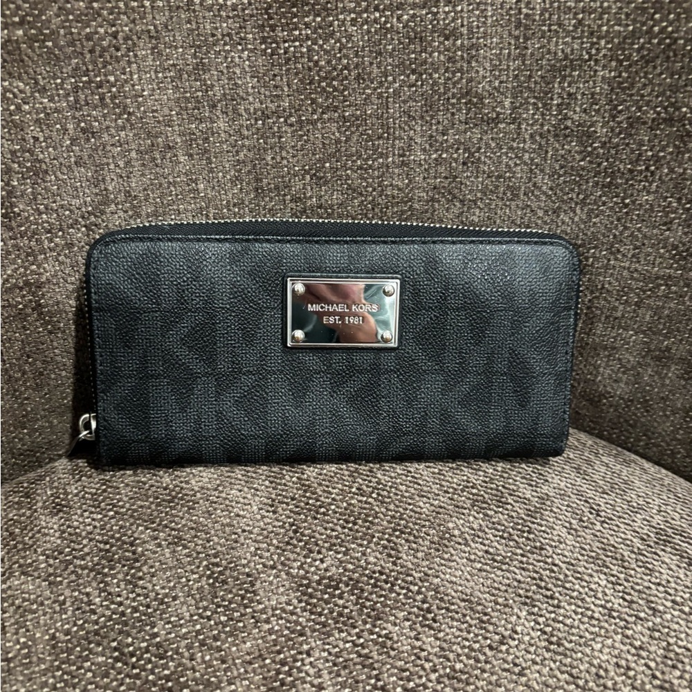 Michael Kors Black Leather Women's Wallet Bag - slightly used
